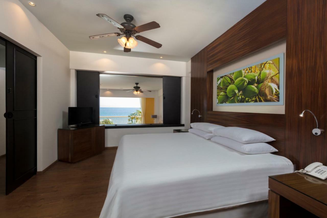 Krystal Grand Nuevo Vallarta Exterior photo
