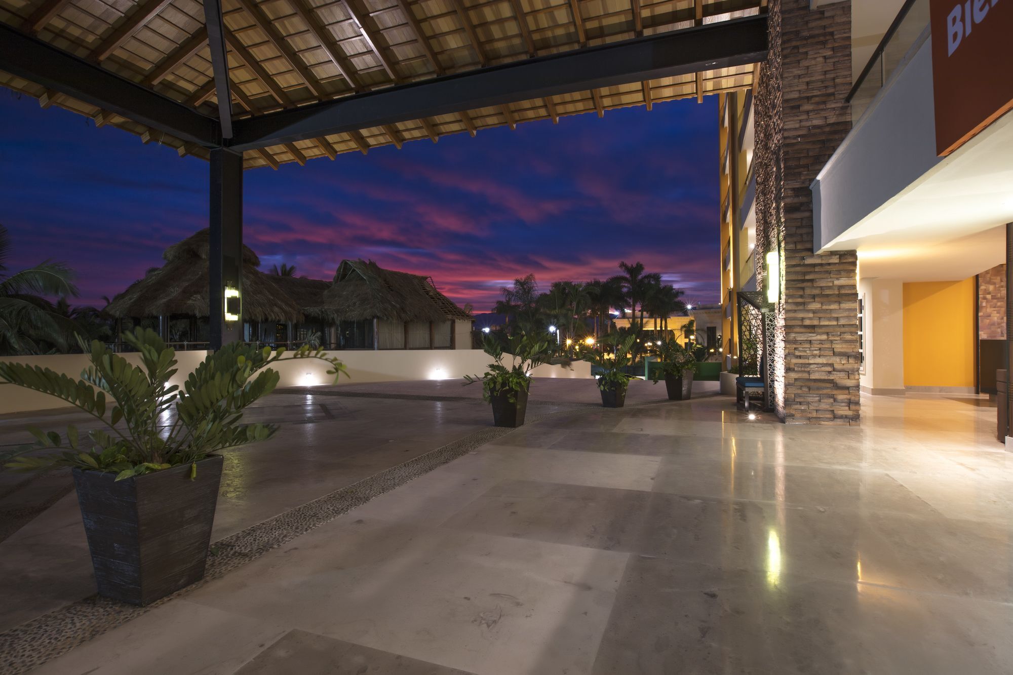 Krystal Grand Nuevo Vallarta Exterior photo